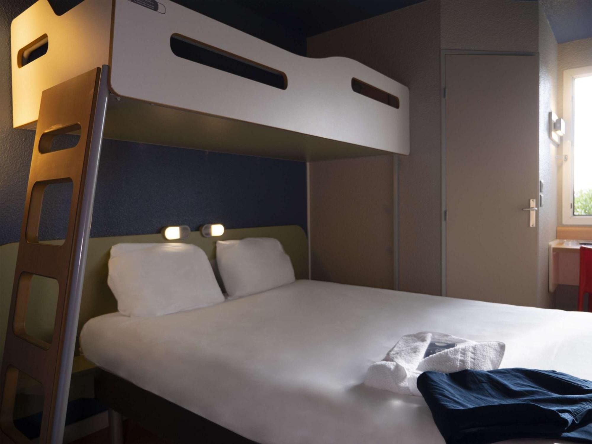 Ibis Budget Arles Sud Fourchon Экстерьер фото