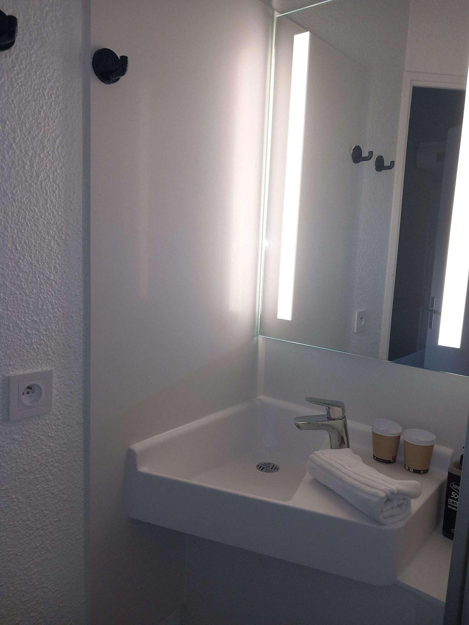 Ibis Budget Arles Sud Fourchon Экстерьер фото