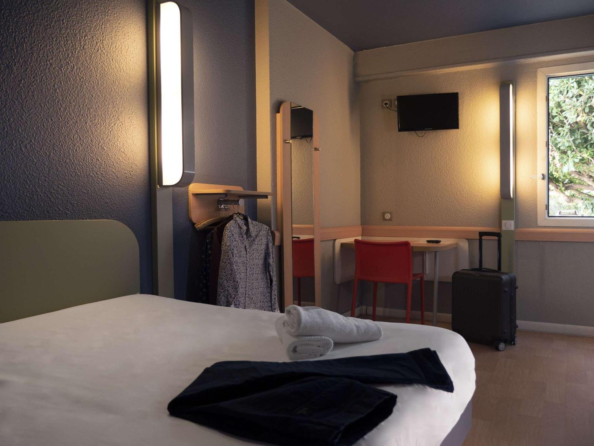Ibis Budget Arles Sud Fourchon Экстерьер фото